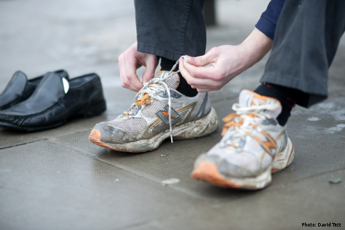 Lacing up running shoes (Photo: David Tett)