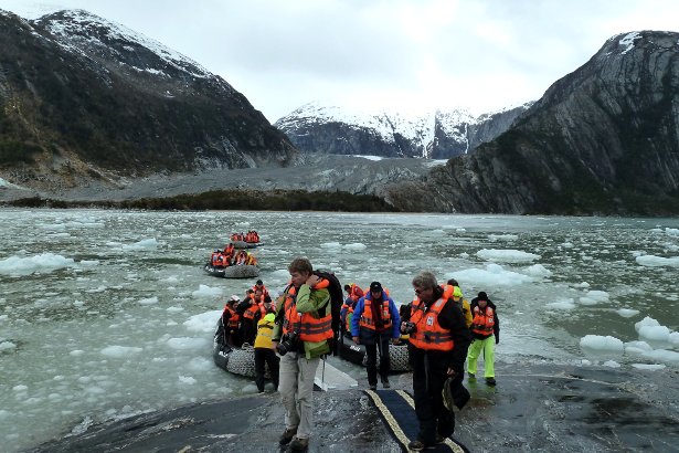 Glacier Cruceros Australis - Swoop Patagonia