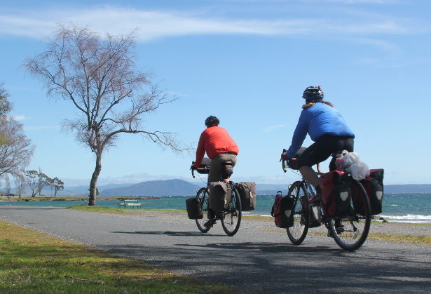 Cycling Around Lake Taupo