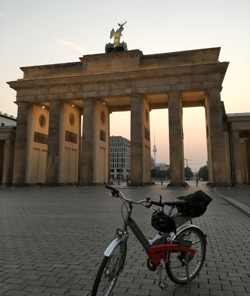 Cycling the Berlin Wall