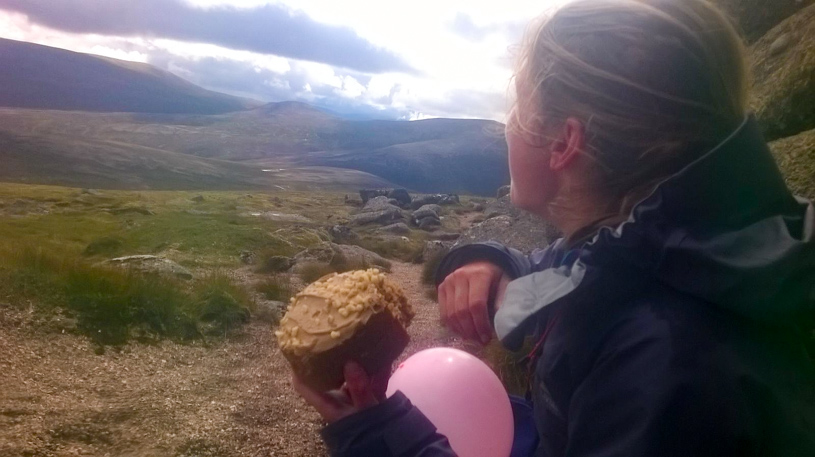 Running the Scottish Munros - Libby Kerr and Lisa Trollope