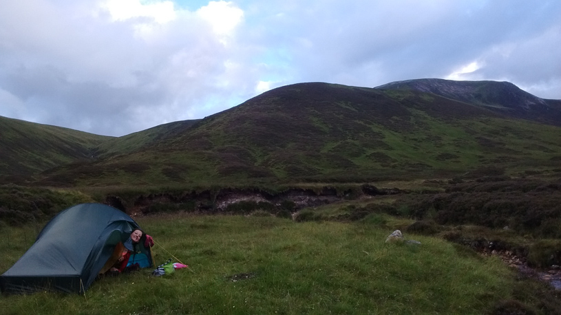 Running the Scottish Munros - Libby Kerr and Lisa Trollope